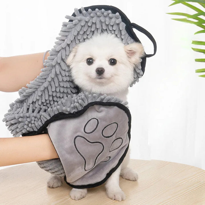 Super Absorbent Microfiber Pet Towel With Hand Pockets Quick Drying Machine Washable Pet Care Towel