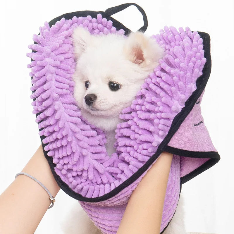 Super Absorbent Microfiber Pet Towel With Hand Pockets Quick Drying Machine Washable Pet Care Towel